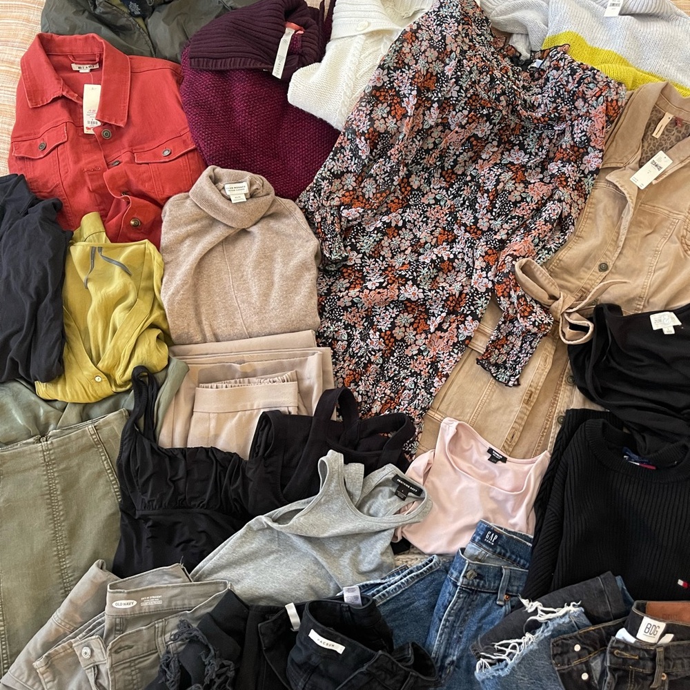 Women’s DESIGNER Clothing Bundle Size small & medium (includes 15+ items)